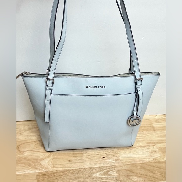 Michael Kors Bags Michael Kors Voyager Large Ew Top Zip Saffiano